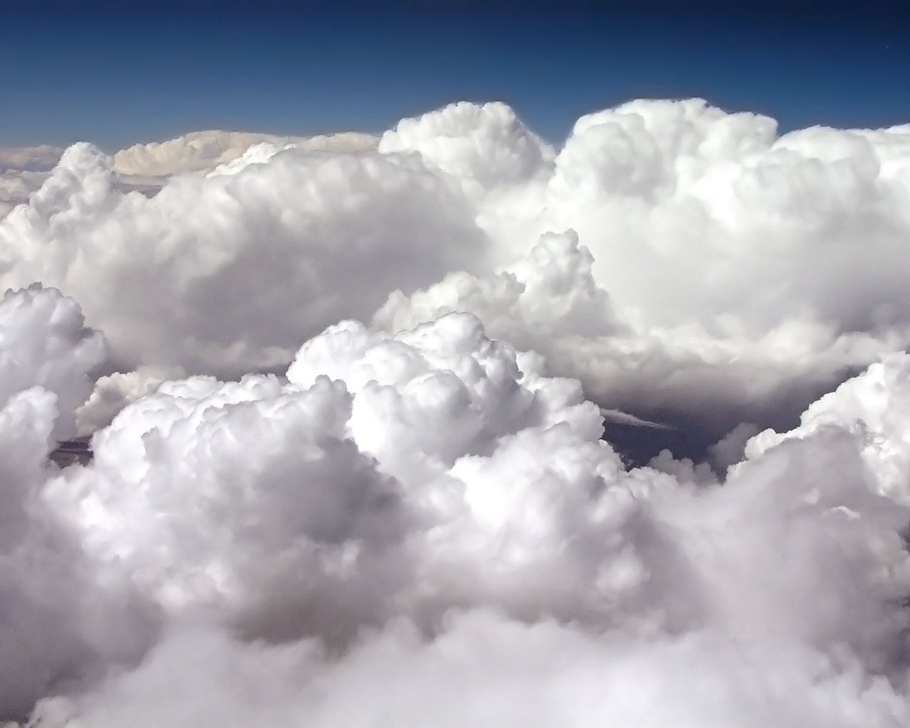 Обои небо, облака, атмосфера, the sky, clouds, the atmosphere разрешение 1920x1200 Загрузить