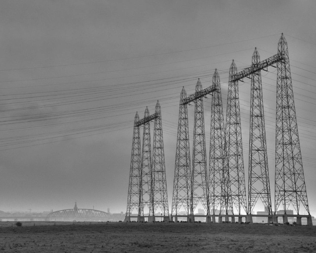 Обои черно-белая, лэп, black and white, power lines разрешение 1920x1440 Загрузить