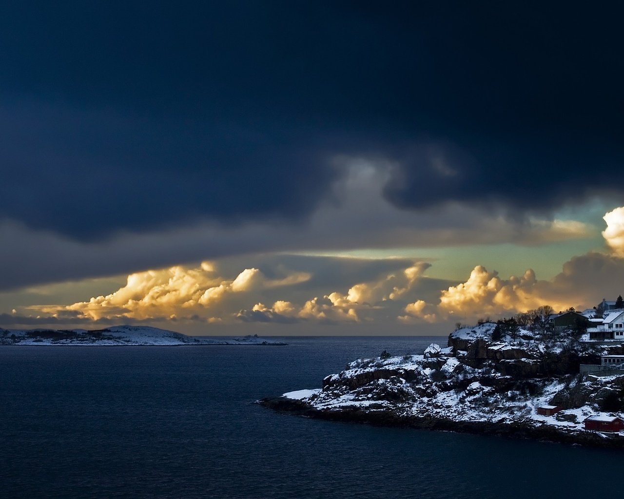 Обои облака, снег, зима, залив, дома, clouds, snow, winter, bay, home разрешение 1920x1200 Загрузить