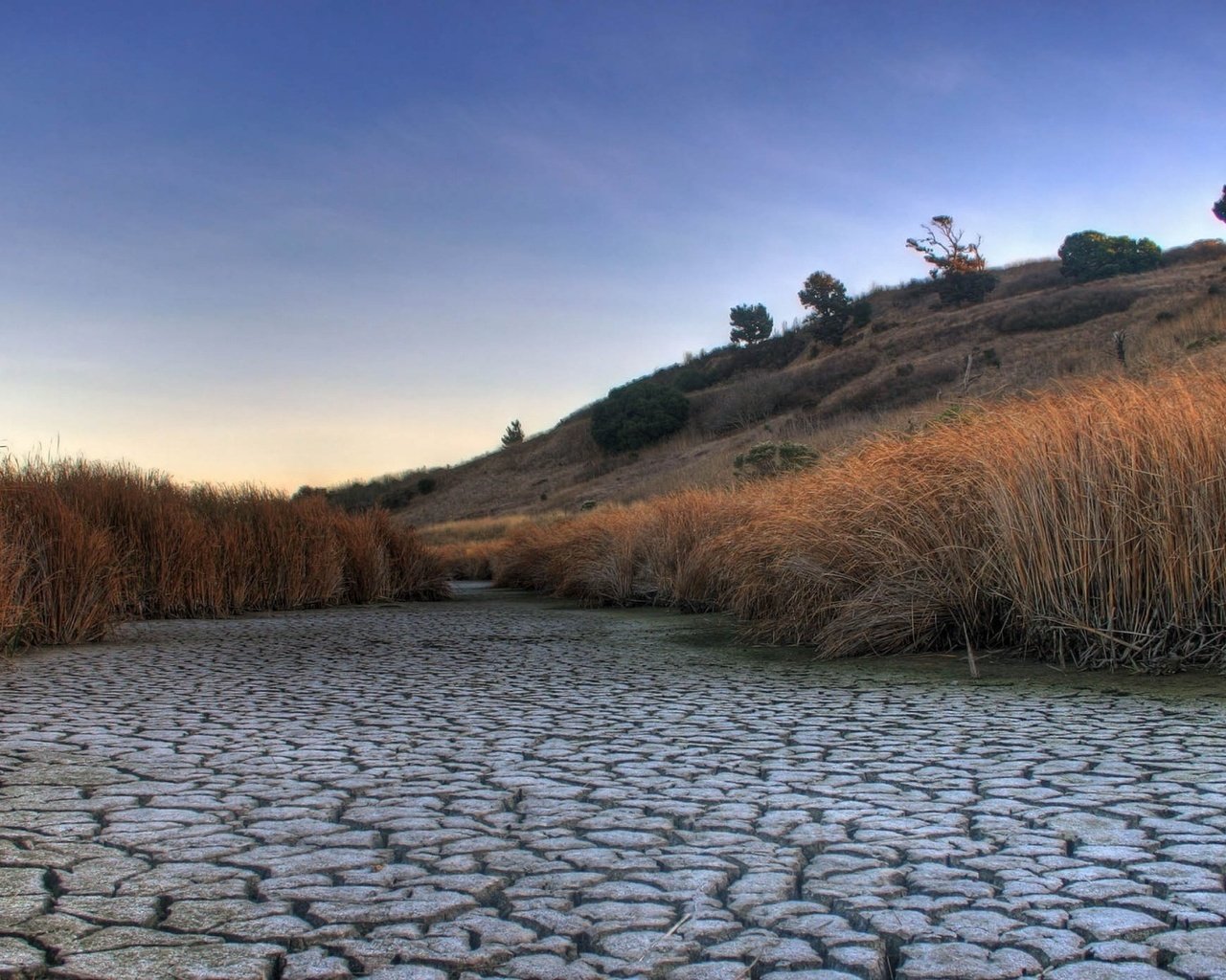 Обои реки, пересохшее, русло, river, dry, direction разрешение 2046x1114 Загрузить