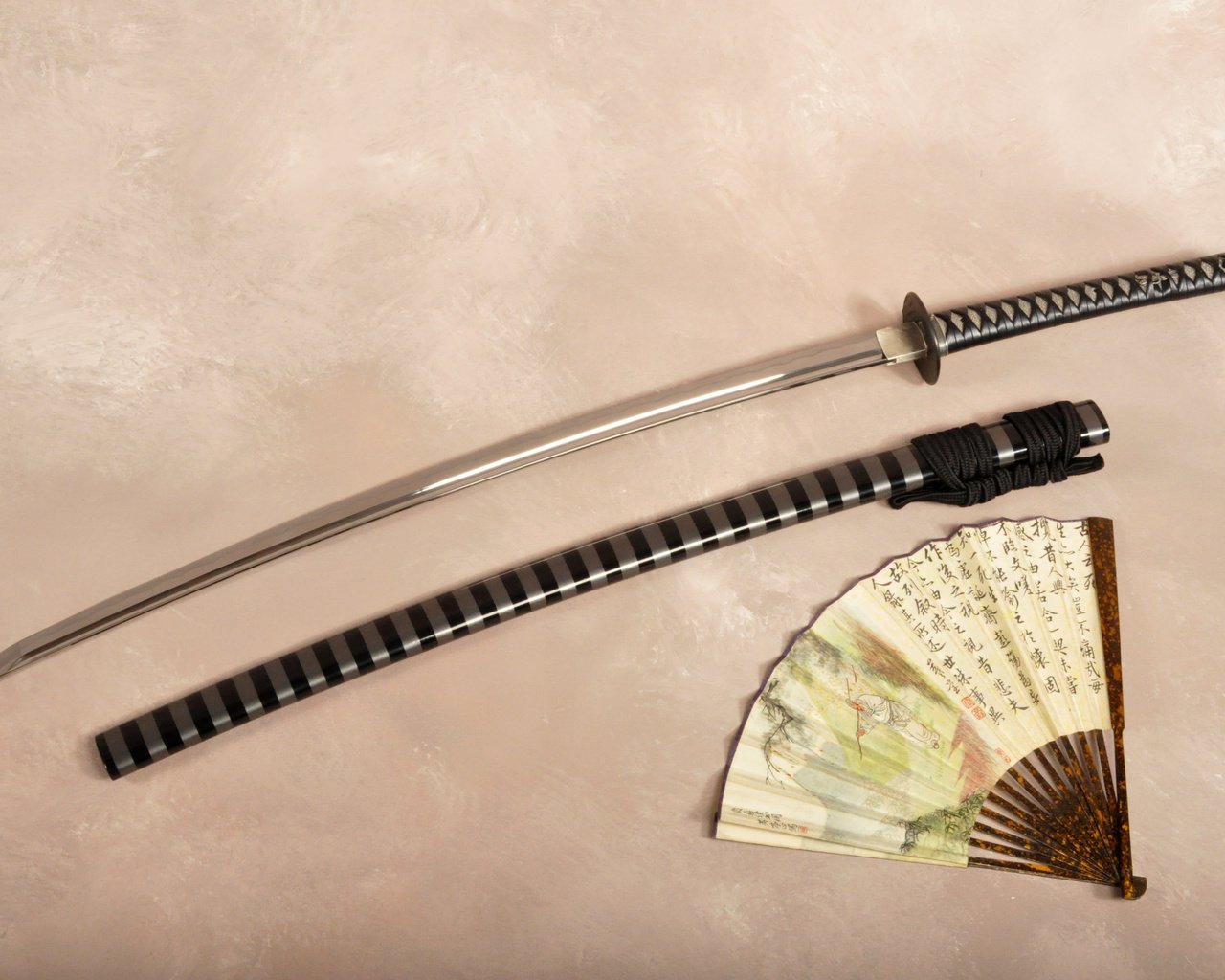Обои меч, катана, ножны, веер, sword, katana, sheath, fan разрешение 4288x2848 Загрузить
