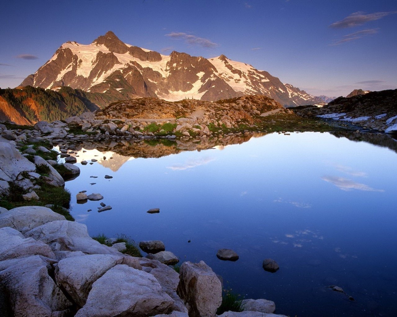 Обои озеро, горы, камни, lake, mountains, stones разрешение 1999x1333 Загрузить