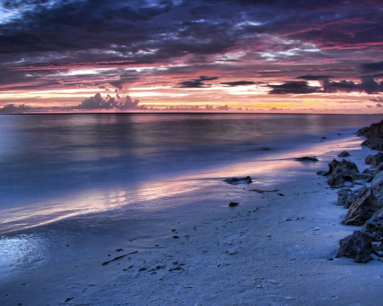 Обои облака, камни, берег, закат, море, clouds, stones, shore, sunset, sea разрешение 2560x1600 Загрузить