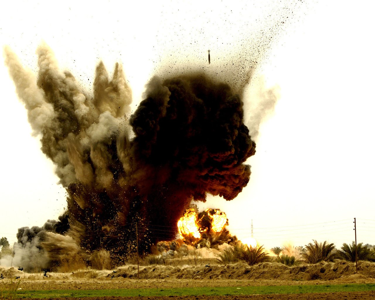 Обои взрыв, бомба, авианалет, the explosion, bomb, airstrike разрешение 2144x1424 Загрузить