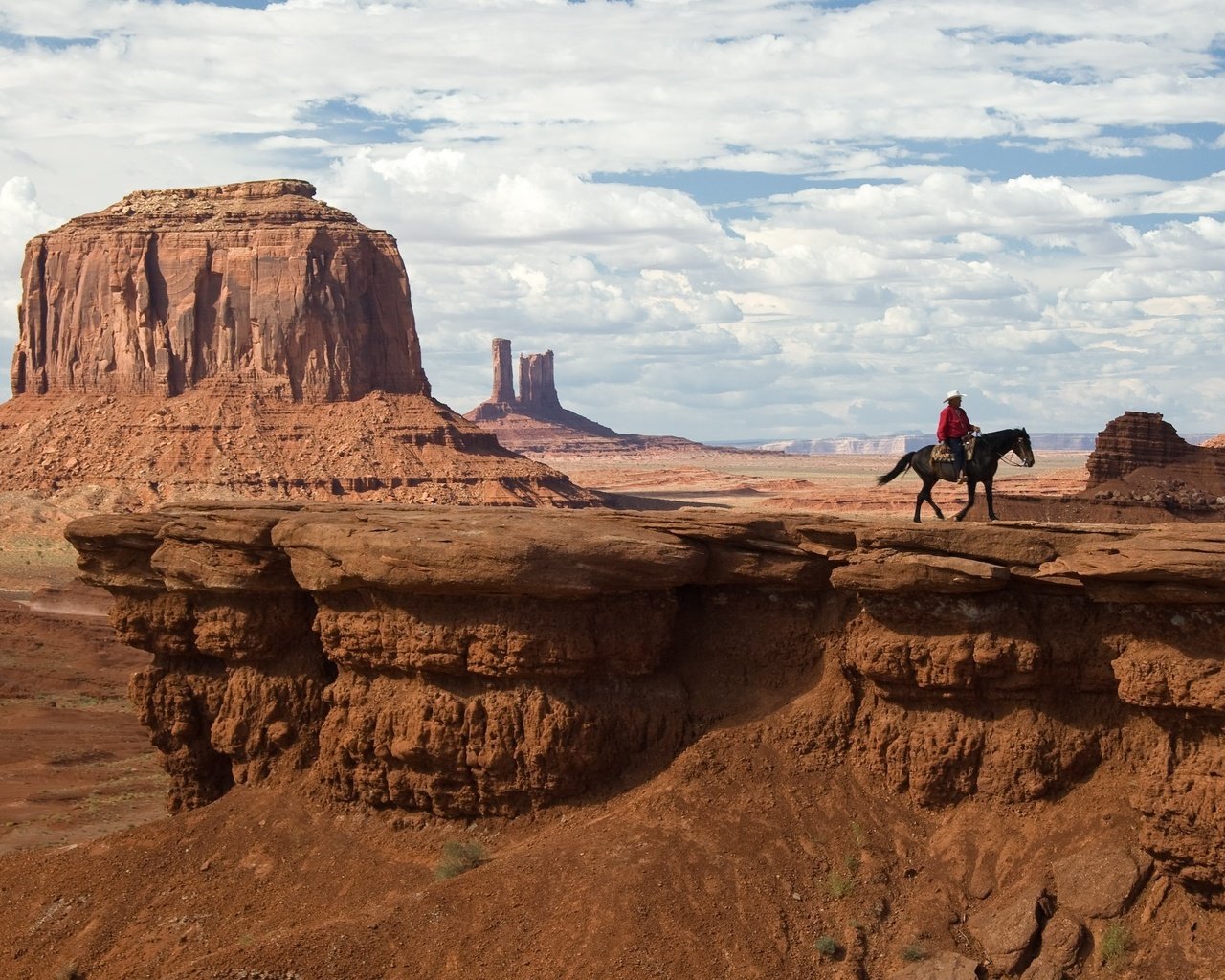 Обои ковбой, горы облака, cowboy, mountains clouds разрешение 2000x1333 Загрузить