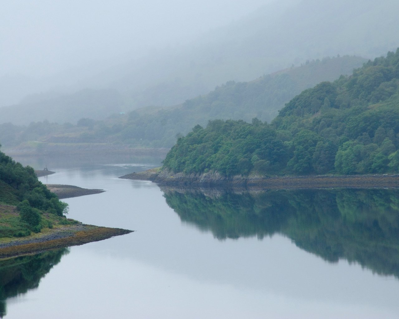 Обои небо, вода, река, горы, туман, шотландия, the sky, water, river, mountains, fog, scotland разрешение 3634x2331 Загрузить