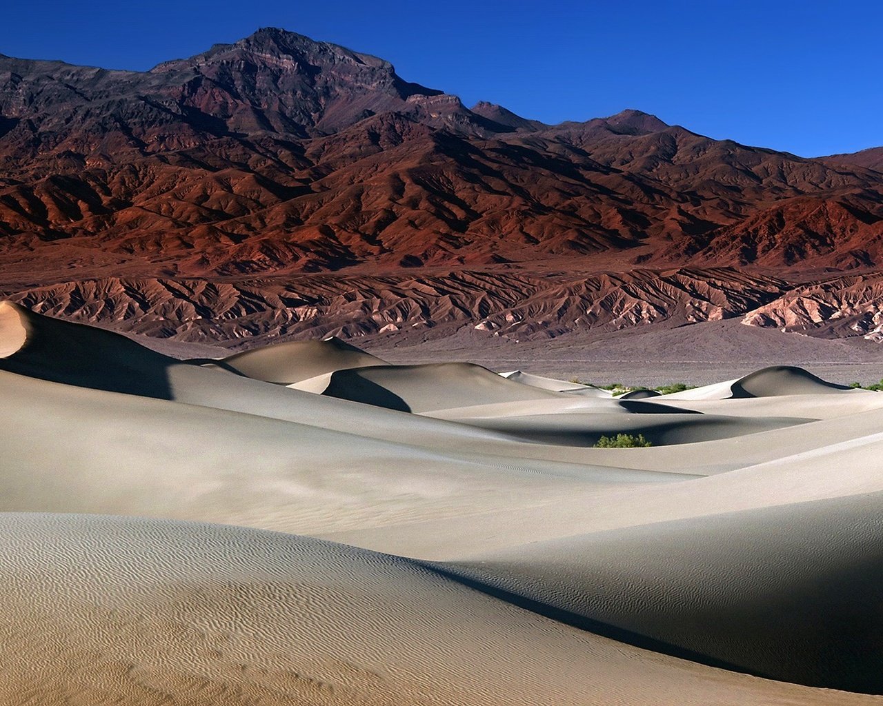 Обои горы, песок, пустыня, mountains, sand, desert разрешение 1920x1200 Загрузить