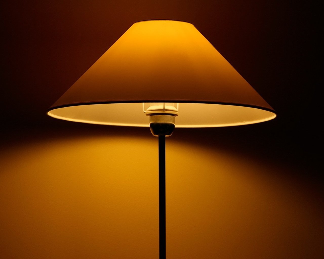 Обои свет, желтый, лампа, light, yellow, lamp разрешение 1920x1200 Загрузить