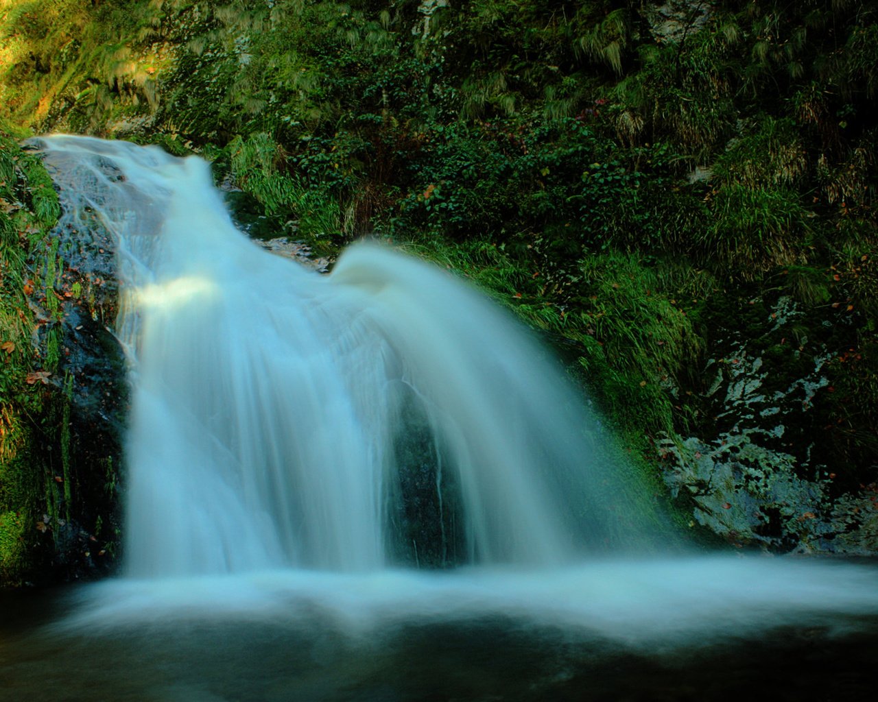 Обои бурный поток, the rapid flow разрешение 1920x1200 Загрузить