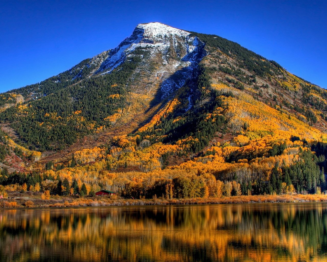 Обои деревья, озеро, горы, отражение, осень, trees, lake, mountains, reflection, autumn разрешение 1920x1200 Загрузить