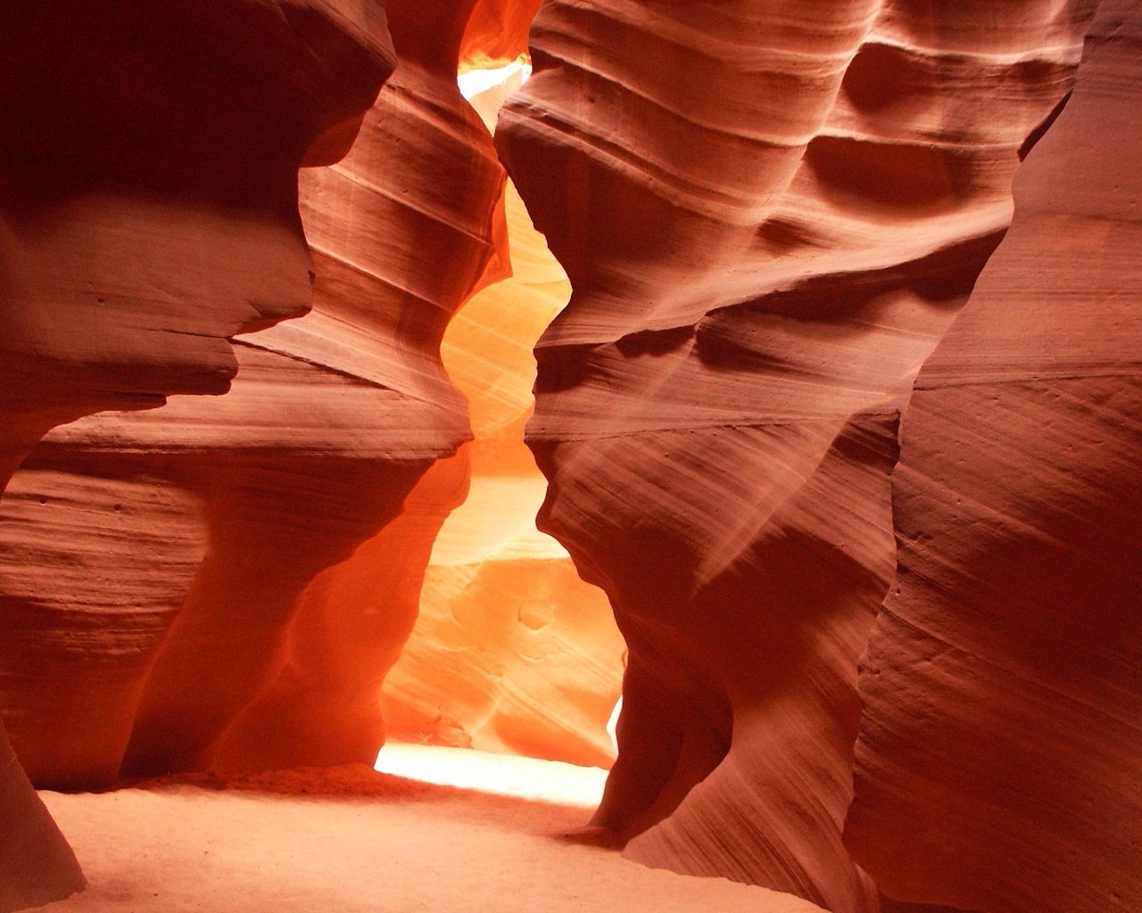 Обои скалы, песок, каньон, каньон антилопы, аризона, пещера, штат аризона, rocks, sand, canyon, antelope canyon, az, cave, arizona разрешение 2560x1600 Загрузить