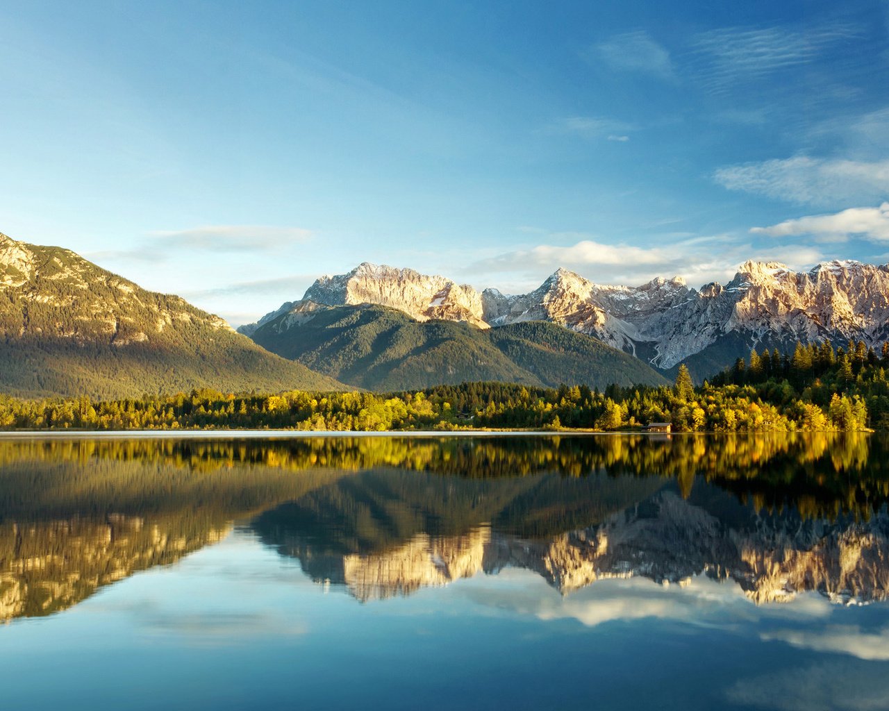 Обои озеро, горы, отражение, вершины, lake, mountains, reflection, tops разрешение 1920x1080 Загрузить