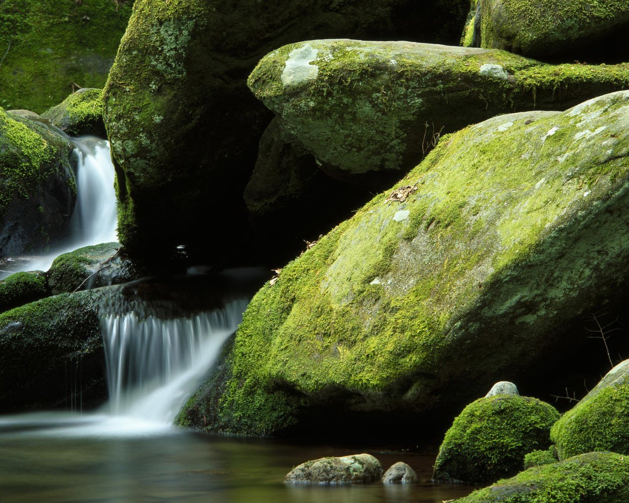 Обои природа, камни, водопад, мох, валуны, nature, stones, waterfall, moss, boulders разрешение 1920x1200 Загрузить