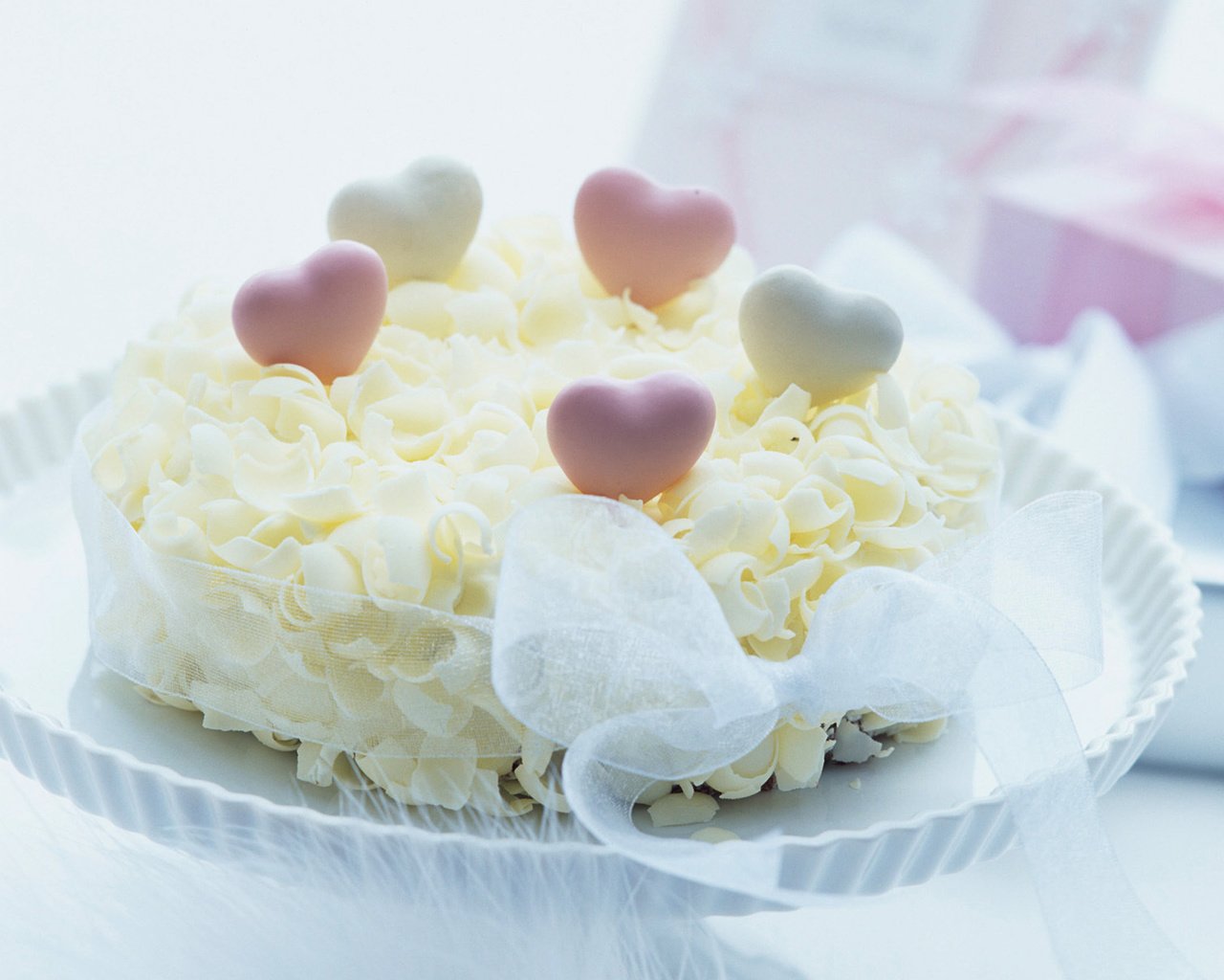 Кусок торта с сердечком загрузить