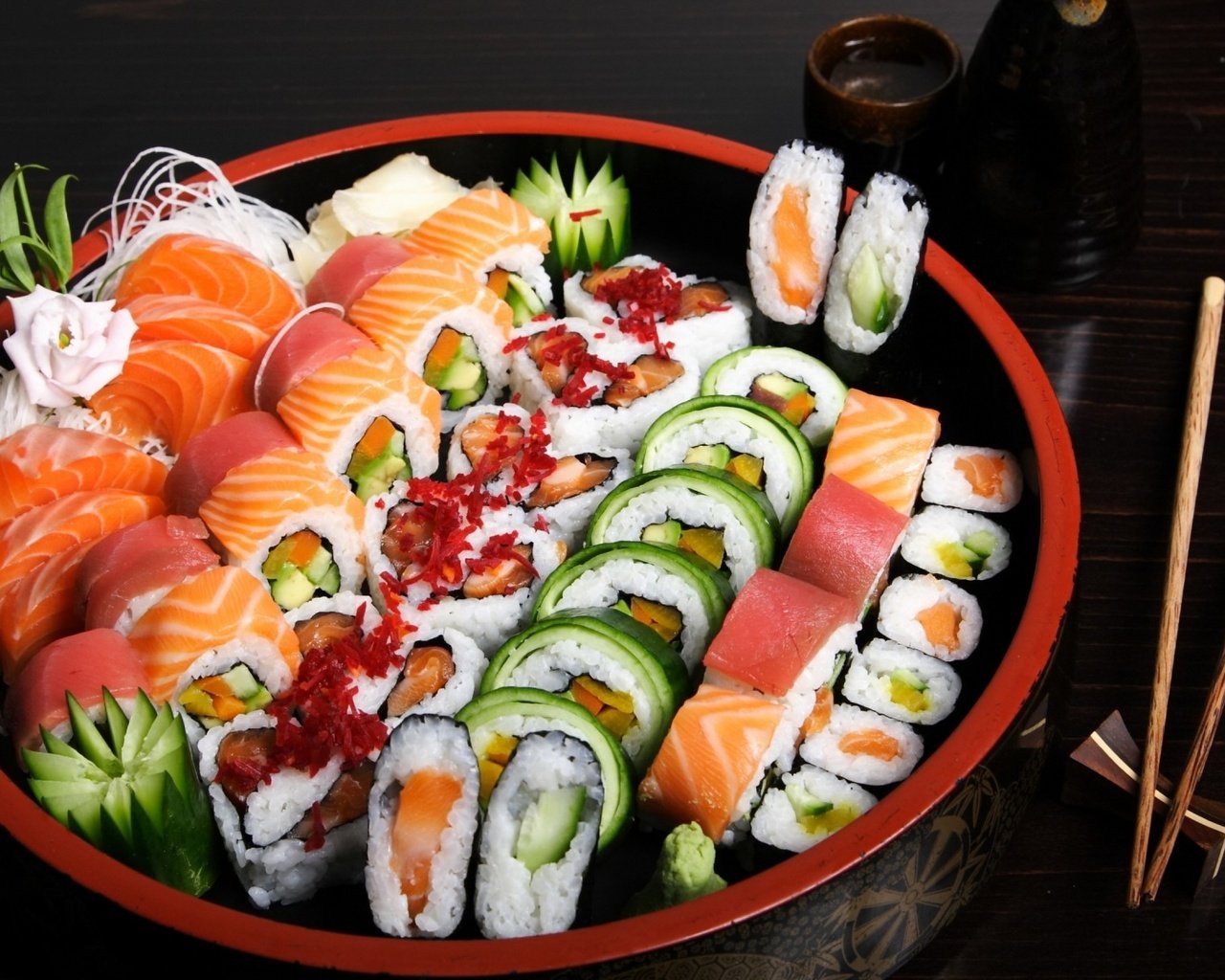 Обои рыба, рис, суши, роллы, морепродукты, японская кухня, fish, figure, sushi, rolls, seafood, japanese cuisine разрешение 1920x1200 Загрузить