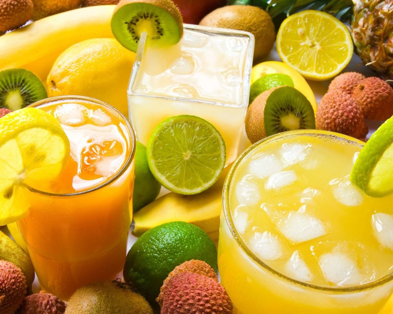 Обои фрукты, лимонад, лёд, личи, лимон, лайм, киви, коктейли, соки, фреш, fruit, lemonade, ice, lychee, lemon, lime, kiwi, cocktails, juices, fresh разрешение 1920x1200 Загрузить