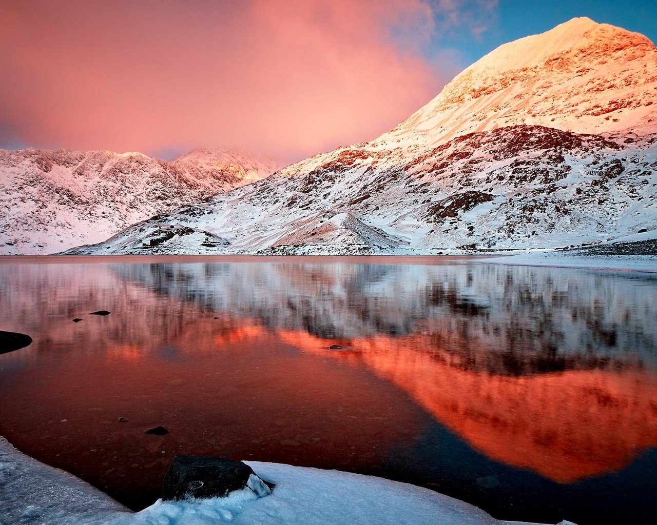 Обои небо, облака, озеро, горы, снег, природа, отражение, гора, the sky, clouds, lake, mountains, snow, nature, reflection, mountain разрешение 1920x1200 Загрузить