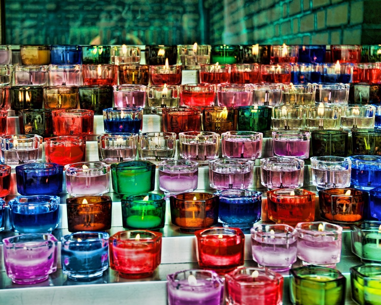Обои свечи, разноцветные, много, окрас, огоньки, candles, colorful, a lot, color, lights разрешение 1920x1200 Загрузить