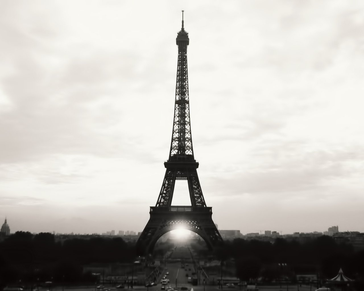 Обои фото, черно-белая, париж, эйфелева башня, photo, black and white, paris, eiffel tower разрешение 1920x1200 Загрузить