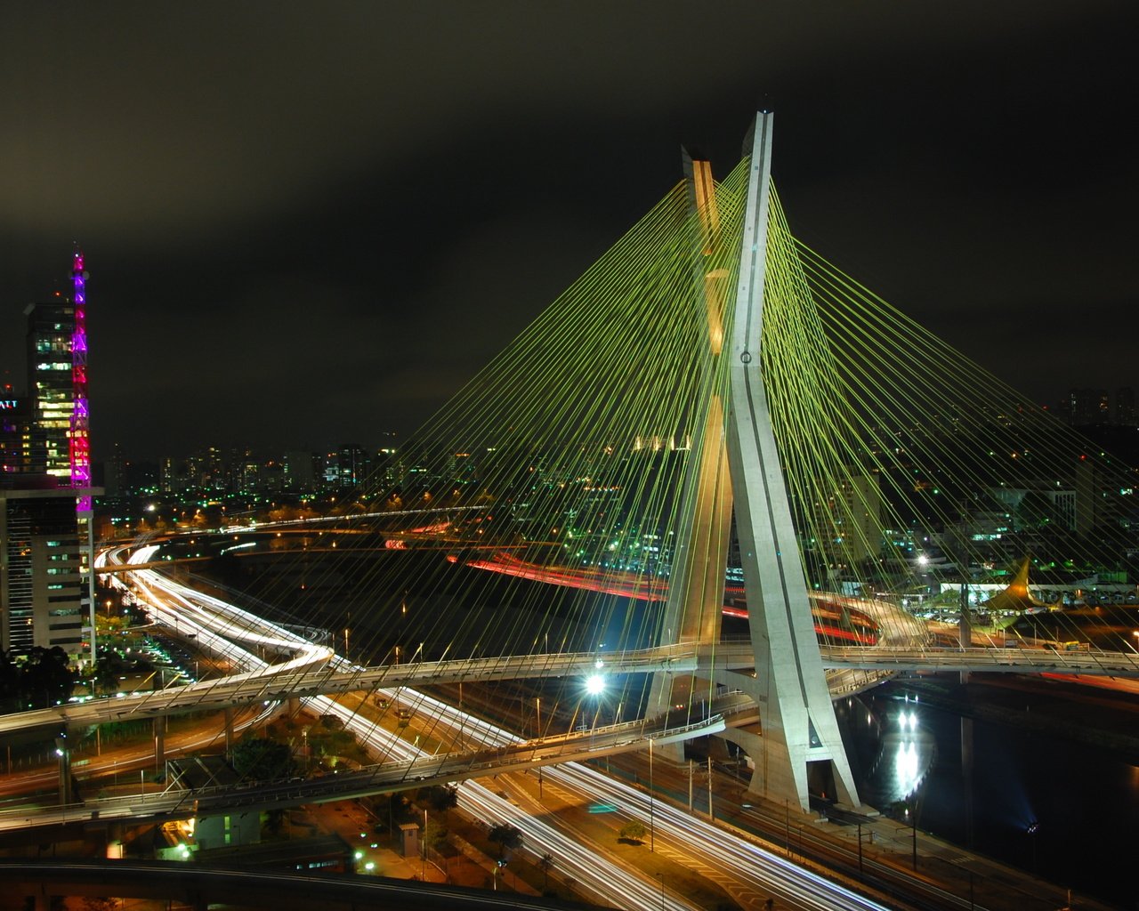 Обои ночь, огни, мост, город, бразилия, развязка, сан-паулу, night, lights, bridge, the city, brazil, interchange, sao paulo разрешение 3008x2000 Загрузить