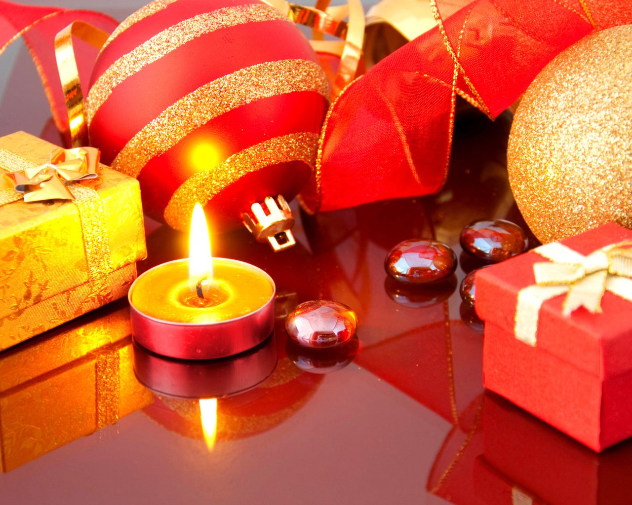 Обои новый год, лента, шары, свеча, подарок, украшения, праздник, пламя, встреча нового года, отражение, новогодние игрушки, огонь, счастливого рождества, подарки, 2017, пламя свечи, свечка, new year, tape, balls, gift, decoration, holiday, flame, reflection, christmas toys, fire, merry christmas, gifts, the flame of a candle, candle разрешение 2560x1600 Загрузить