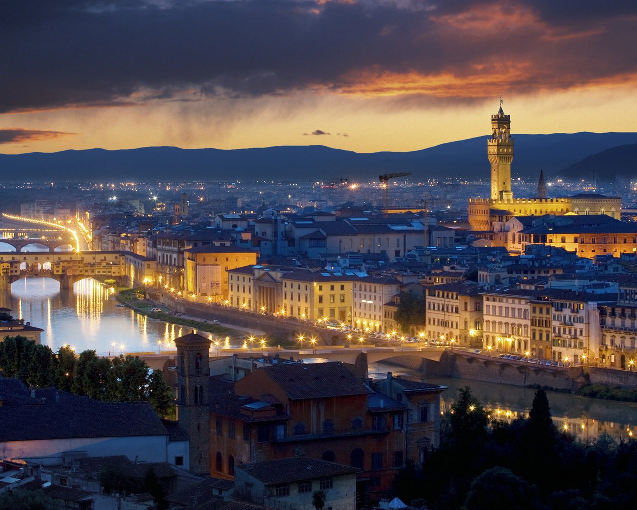 Обои ночь, огни, италия, флоренция, мосты, палаццо веккьо, night, lights, italy, florence, bridges, palazzo vecchio разрешение 1920x1080 Загрузить