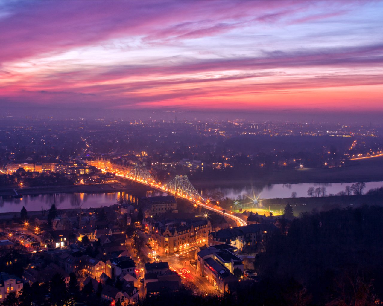 Обои огни, река, мост, вид сверху, подсветка, германия, дрезден, lights, river, bridge, the view from the top, backlight, germany, dresden разрешение 2048x1365 Загрузить