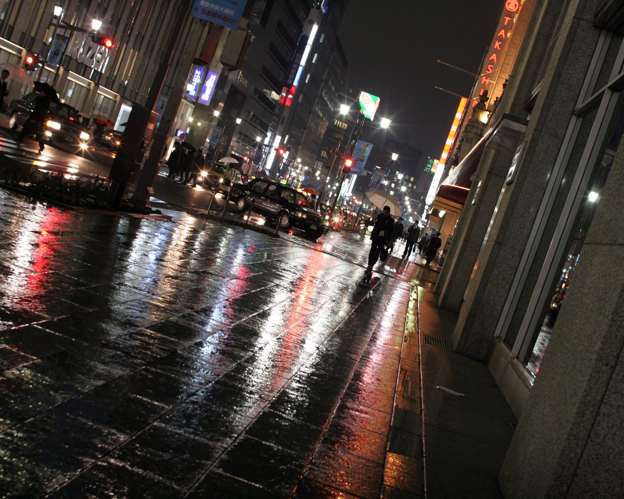 Ночной город после дождя