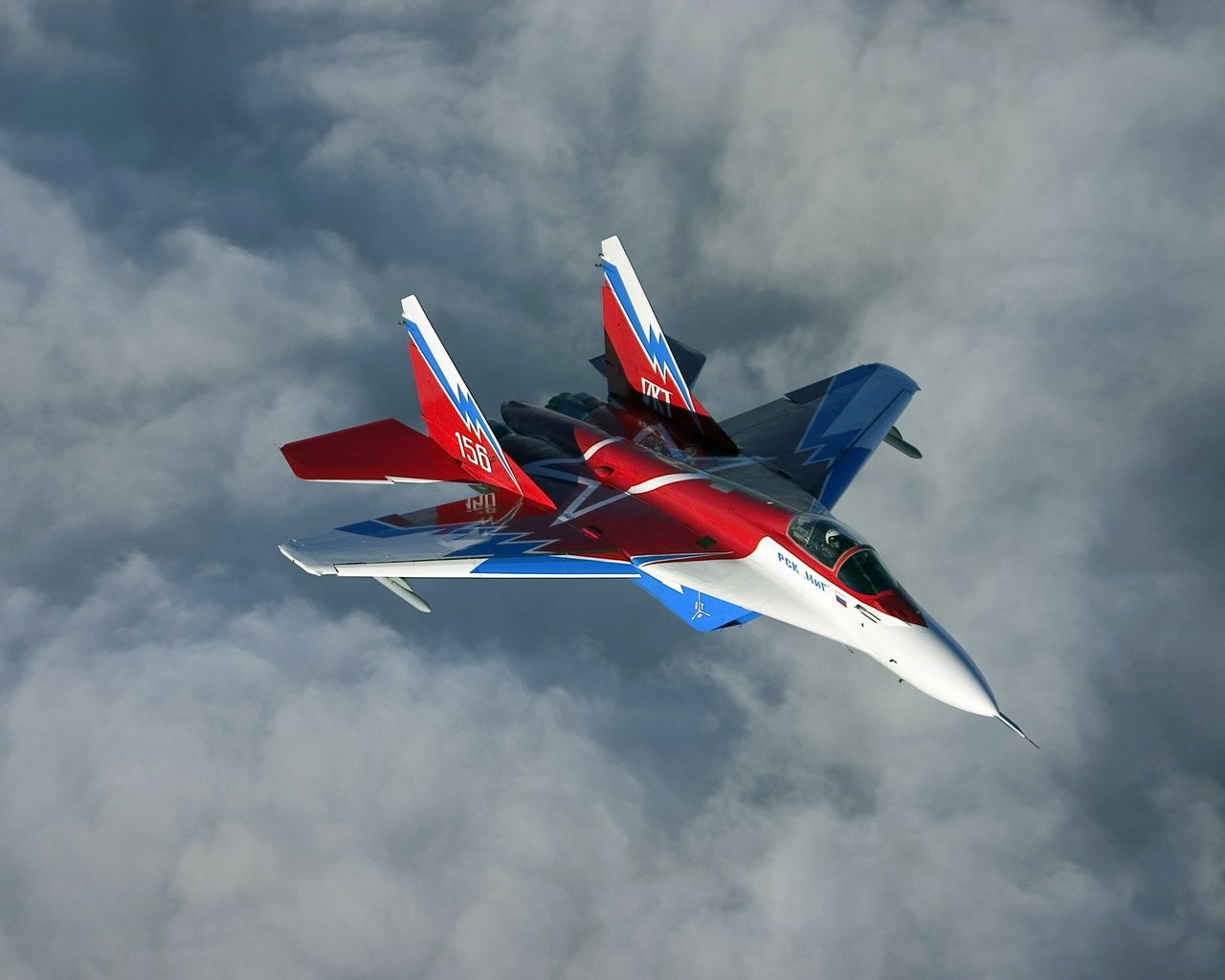 Обои облака, полет, истребитель, clouds, flight, fighter разрешение 3500x2333 Загрузить