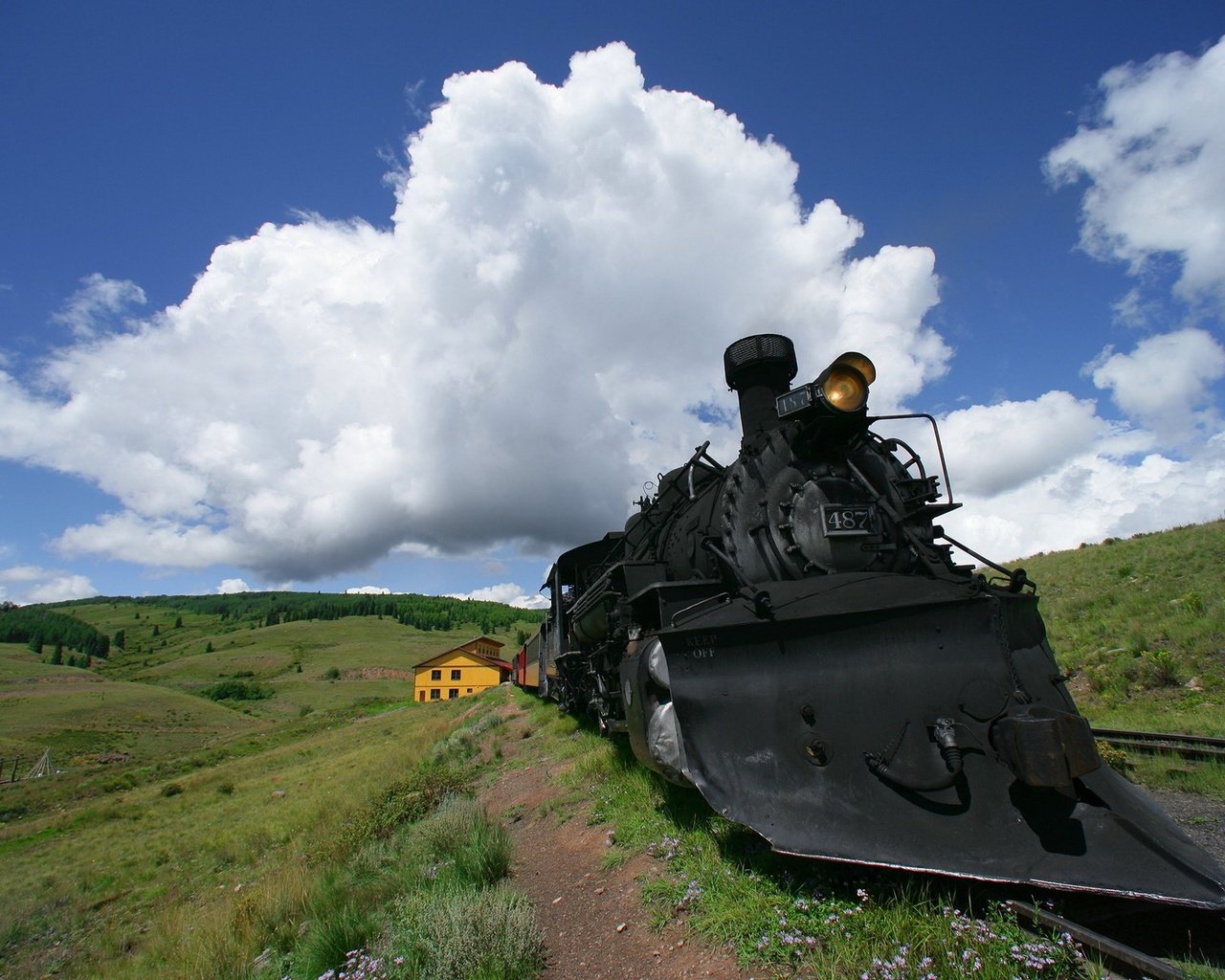 Обои doroga, zheleznaya, lokomotiv, parovoz, обьлака, oblaka разрешение 1920x1200 Загрузить