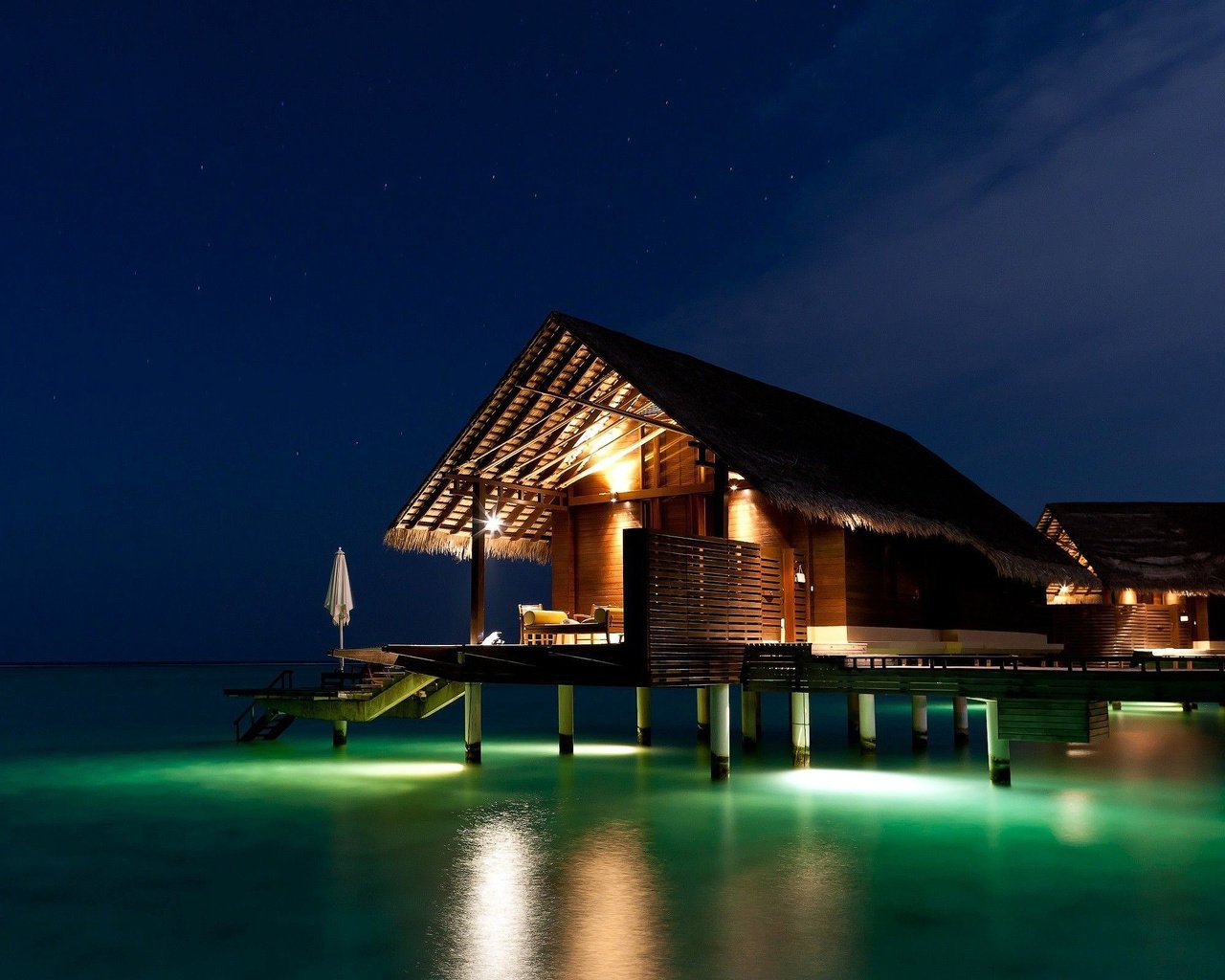 Обои ночь, бунгало, тропики, мальдивы, night, bungalow, tropics, the maldives разрешение 2560x1600 Загрузить