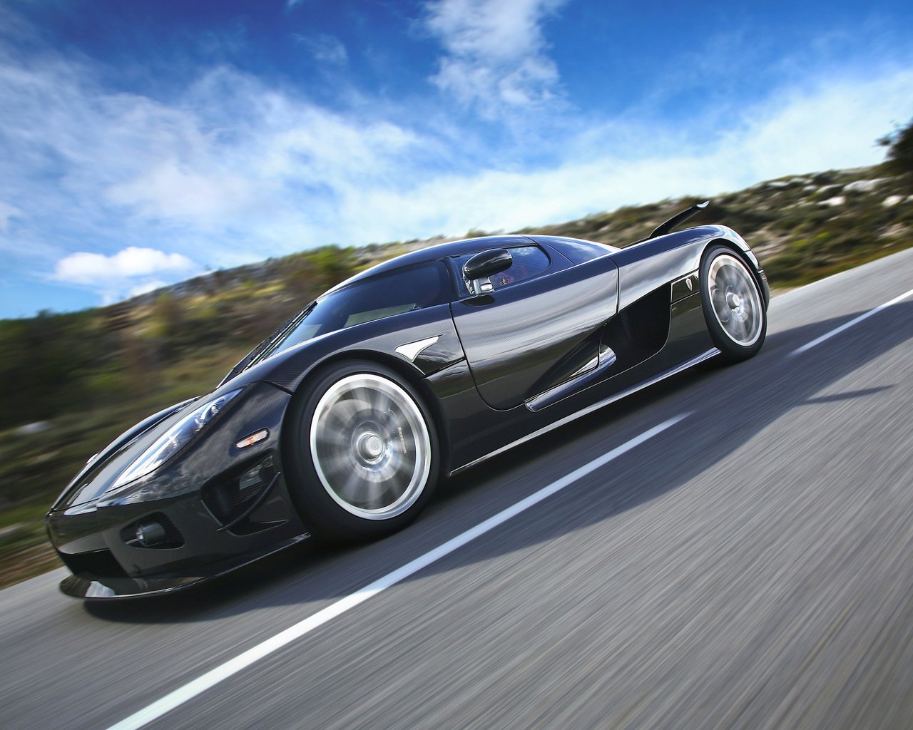 Обои дорога, скорость, mashiny, koenigsegg ccxr, road, speed разрешение 2560x1600 Загрузить