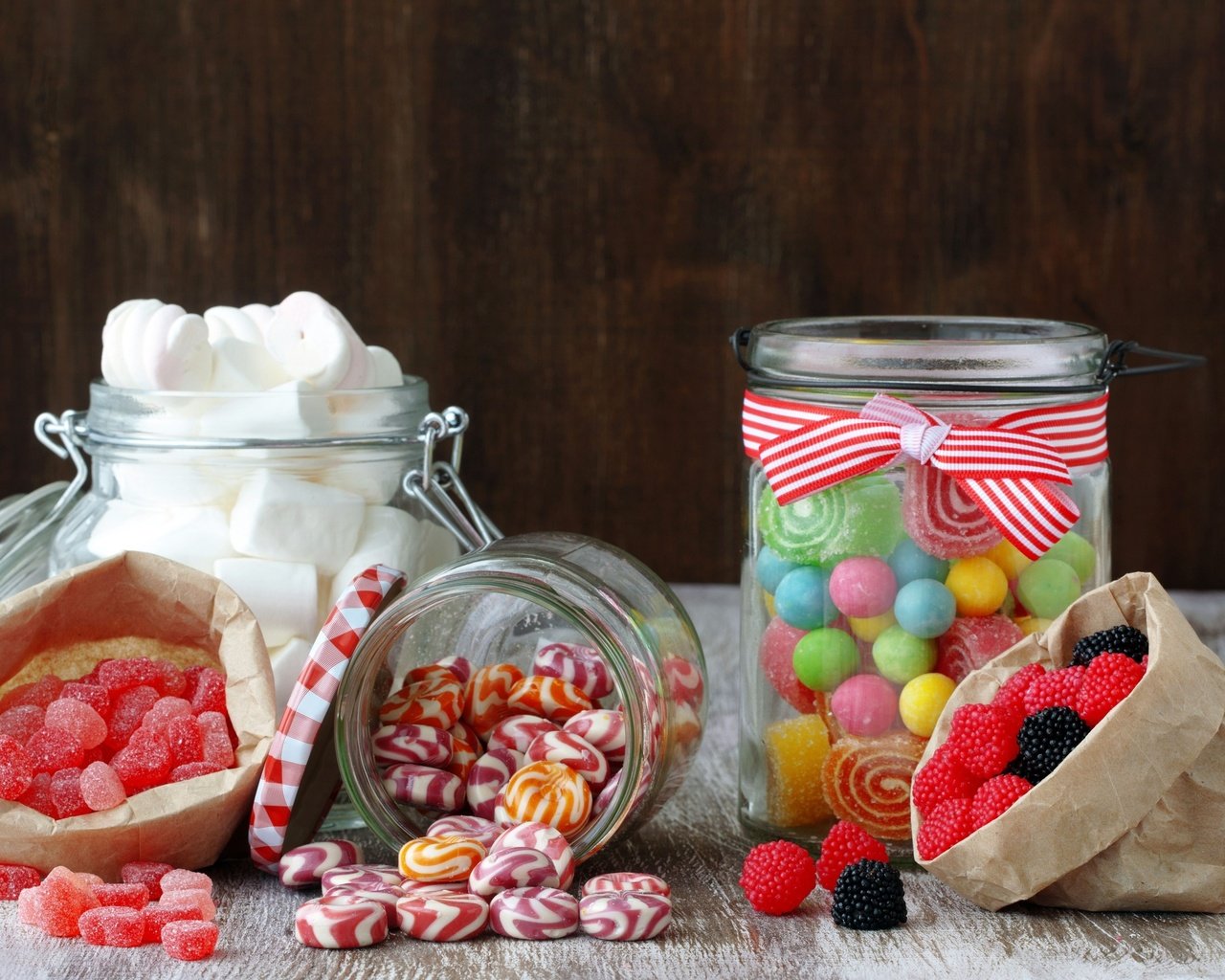 Обои разноцветные, конфеты, сладости, зефир, леденцы, мармелад, colorful, candy, sweets, marshmallows, lollipops, marmalade разрешение 2560x1600 Загрузить