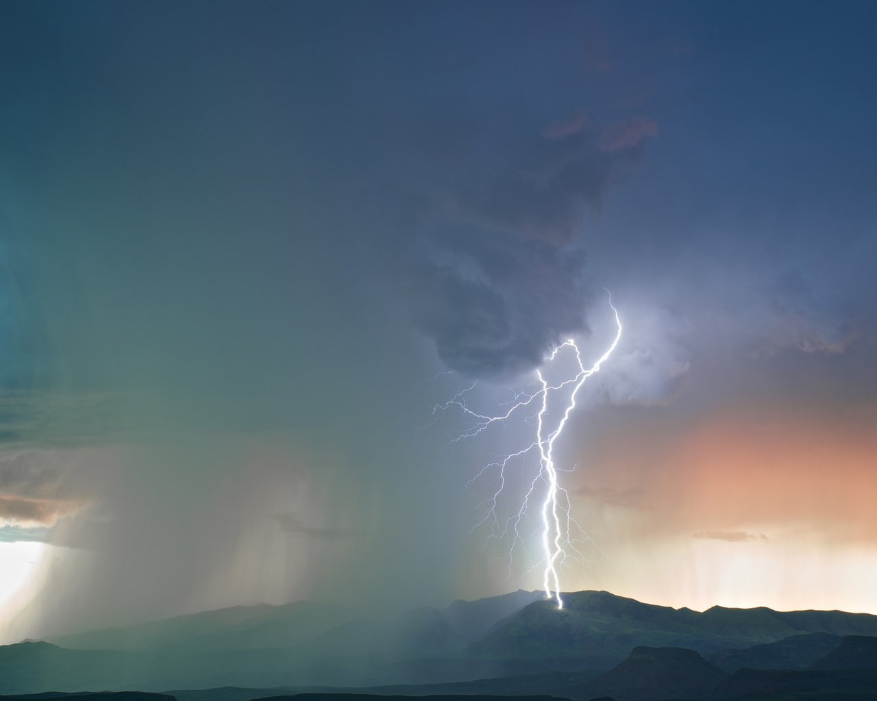 Обои горы, буря, молния, шторм, стихия, mountains, storm, lightning, element разрешение 1920x1080 Загрузить
