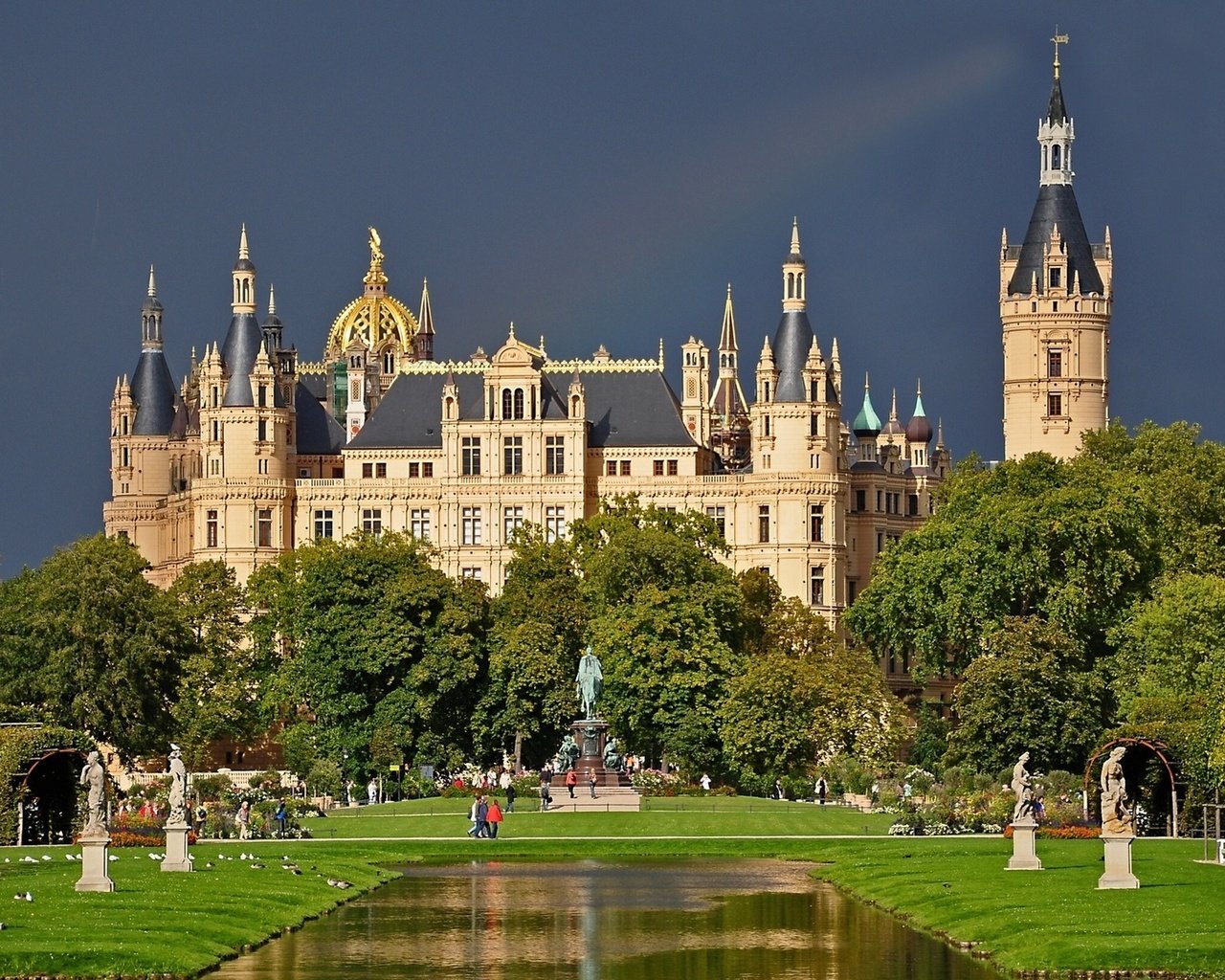 Обои парк, пруд, германия, шверинский замок, park, pond, germany, schwerin castle разрешение 1920x1200 Загрузить