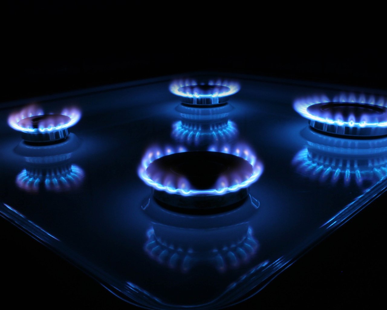 Обои пламя, огонь, факел, the flame on a gas stove (огонь на газовой пл, flame, fire, torch, the flame on a gas stove (with gas fire pl разрешение 2560x1600 Загрузить