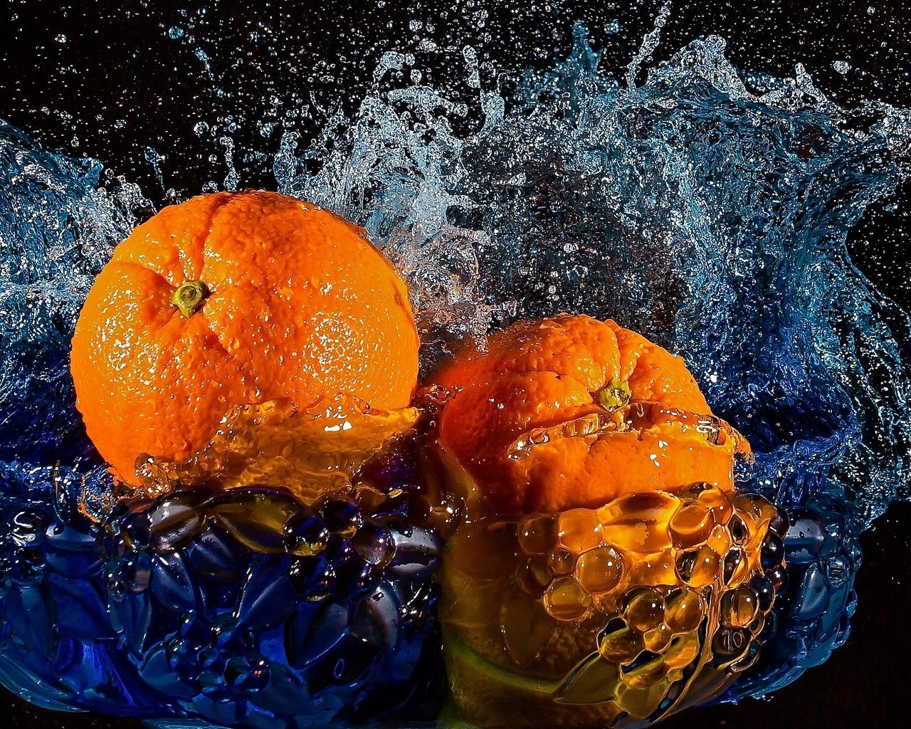 Обои вода, фрукты, апельсины, цитрусы, water, fruit, oranges, citrus разрешение 2048x1293 Загрузить