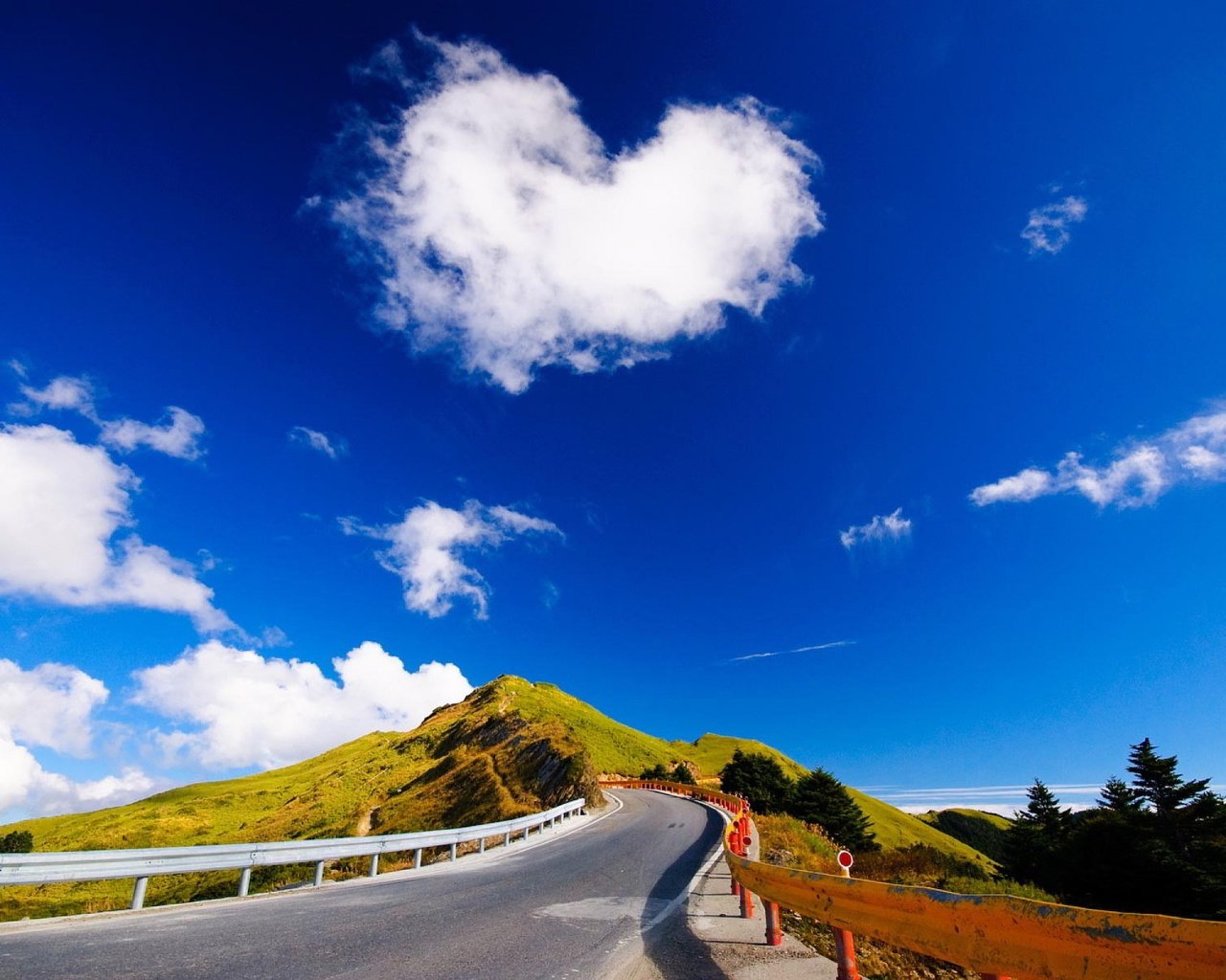 Обои небо, дорога, облака, the sky, road, clouds разрешение 1920x1200 Загрузить