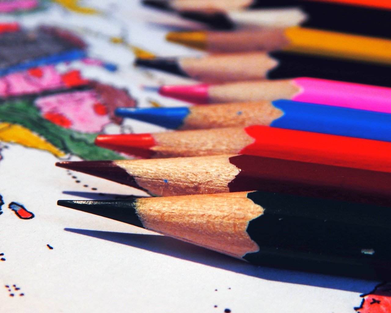 Обои разноцветные, карта, карандаши, цветные, цветные карандаши, colorful, map, pencils, colored, colored pencils разрешение 4608x3456 Загрузить