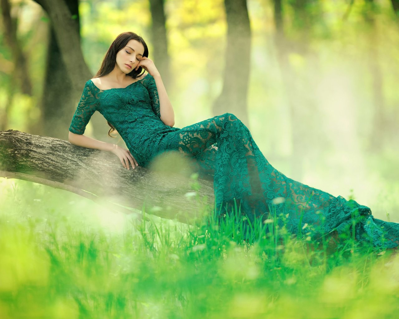 Обои зелень, лес, девушка, платье, rafa, в зелёном, greens, forest, girl, dress, in green разрешение 1920x1280 Загрузить