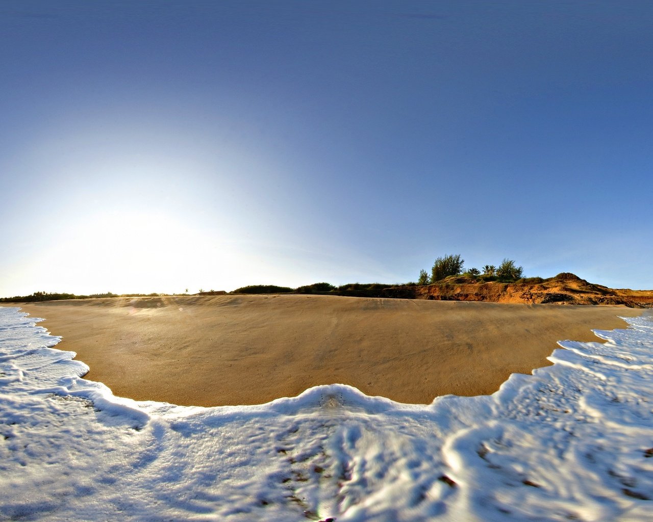 Обои небо, берег, утро, песок, пляж, горизонт, океан, the sky, shore, morning, sand, beach, horizon, the ocean разрешение 2794x1200 Загрузить