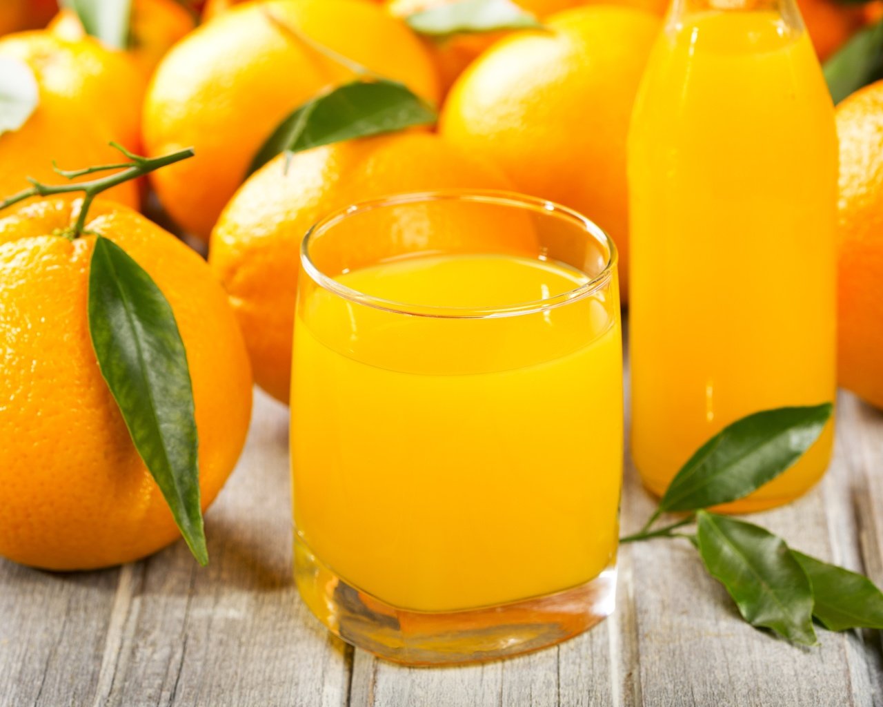 Обои фрукты, апельсины, цитрусы, апельсиновый сок, сок, fruit, oranges, citrus, orange juice, juice разрешение 5206x3399 Загрузить