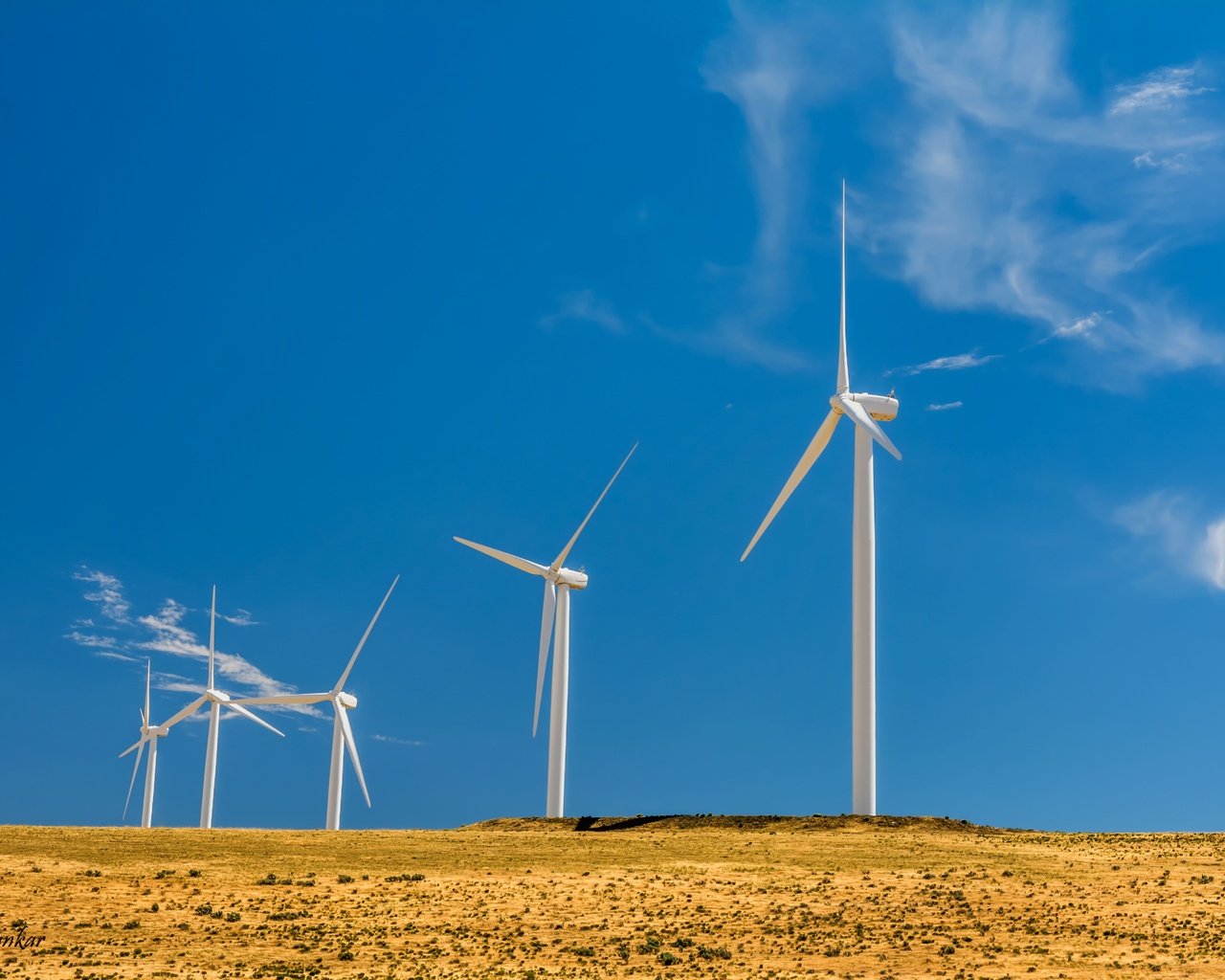 Обои облака, поле, ветряк, голубое небо, ветрогенератор, clouds, field, windmill, blue sky, wind turbine разрешение 6000x4000 Загрузить