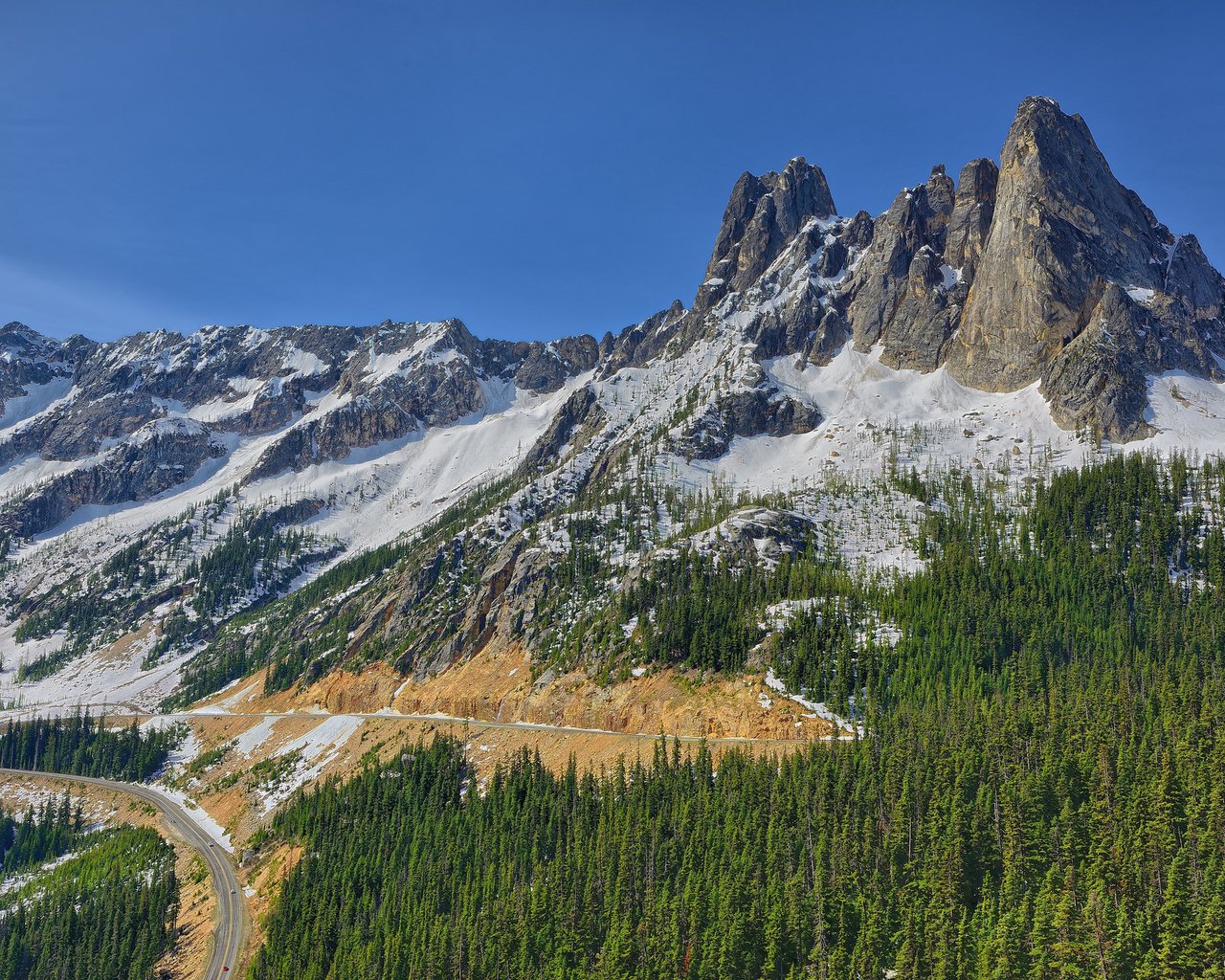 Обои дорога, горы, снег, лес, road, mountains, snow, forest разрешение 2048x1367 Загрузить