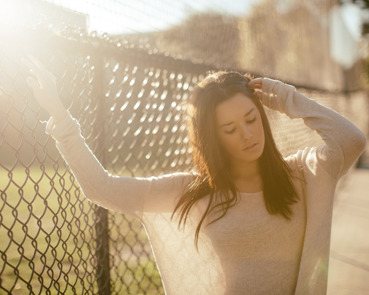 Обои девушка, портрет, брюнетка, забор, модель, сетка, лицо, hanna russell, girl, portrait, brunette, the fence, model, mesh, face разрешение 3000x2000 Загрузить