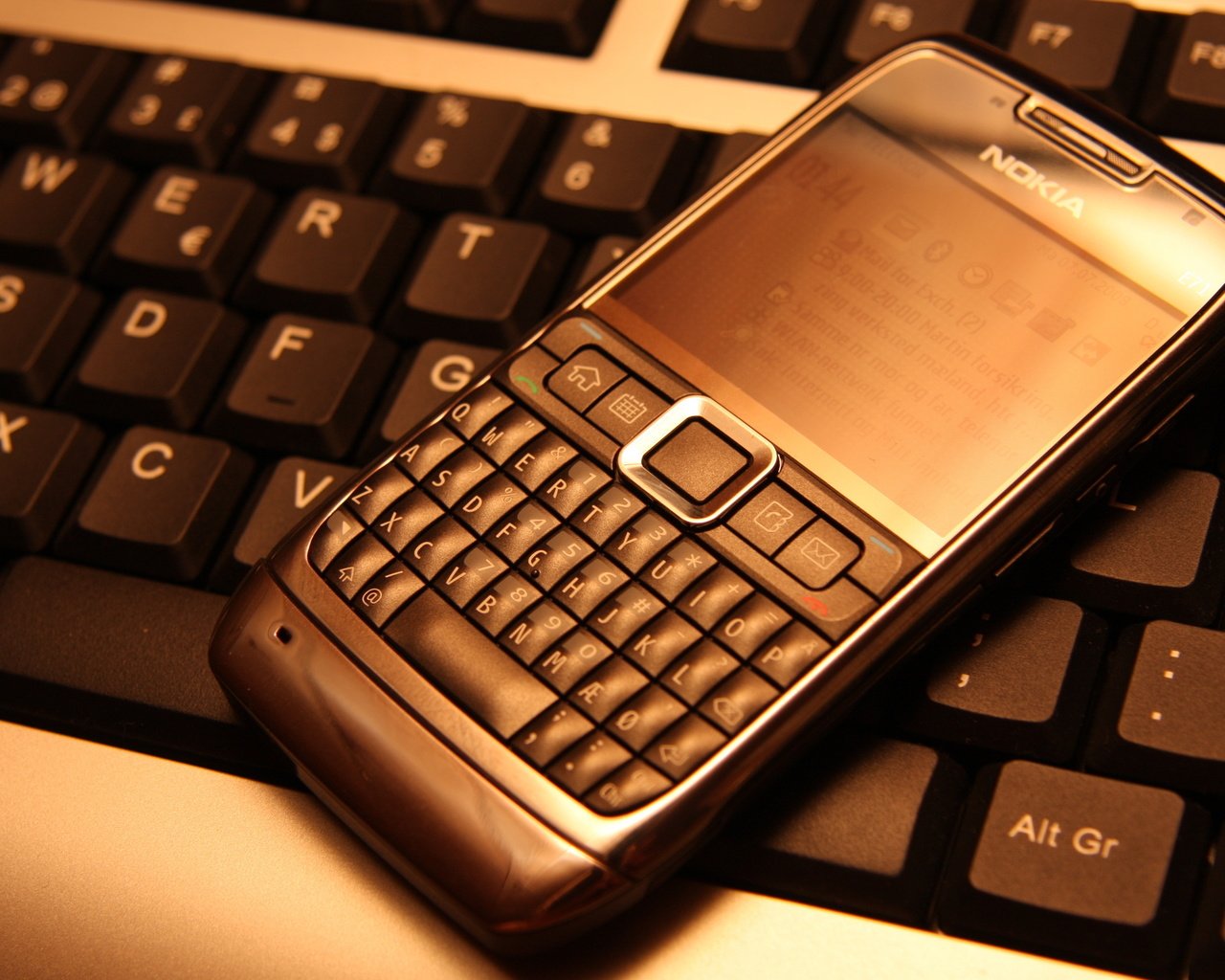 Обои клавиатура, телефон, нокия, nokia e71, кверти, keyboard, phone, nokia, qwerty разрешение 2560x1600 Загрузить