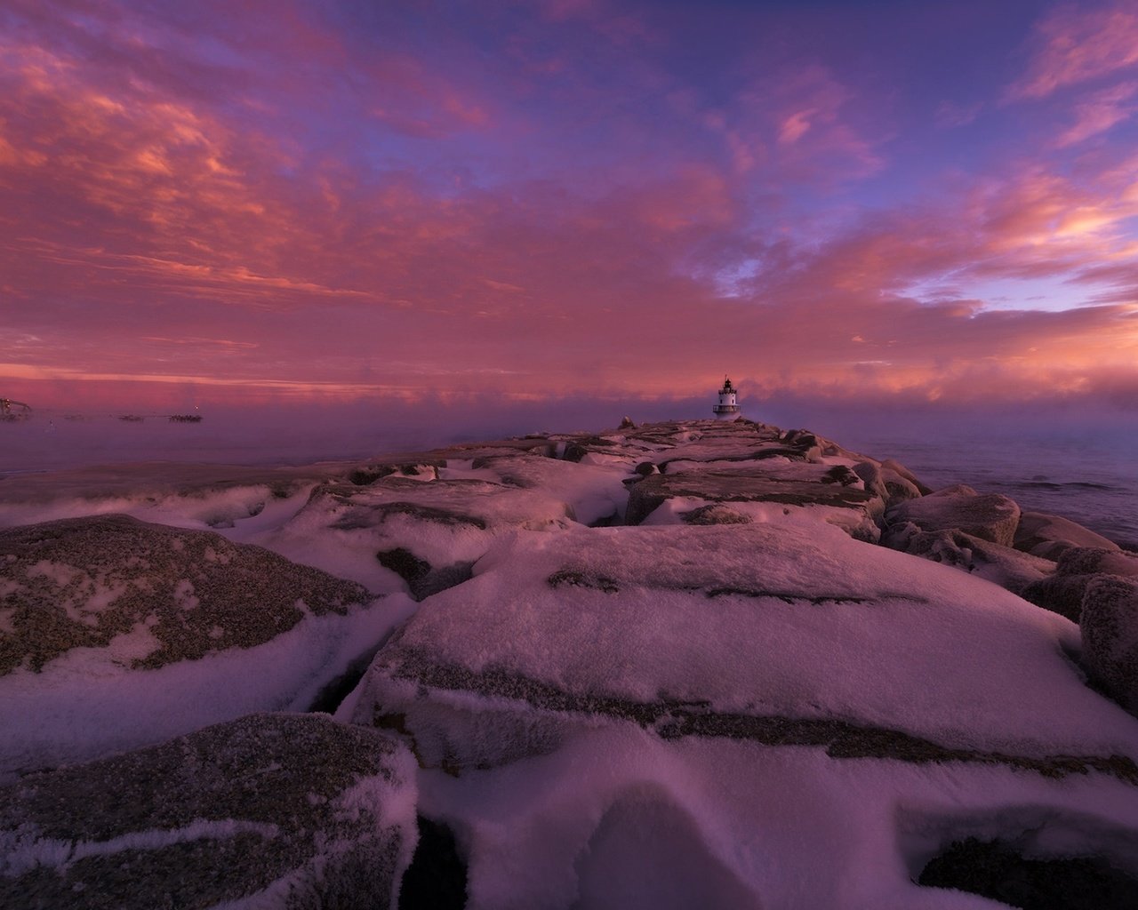 Обои скалы, закат, зима, туман, маяк, побережье, лёд, rocks, sunset, winter, fog, lighthouse, coast, ice разрешение 1920x1200 Загрузить