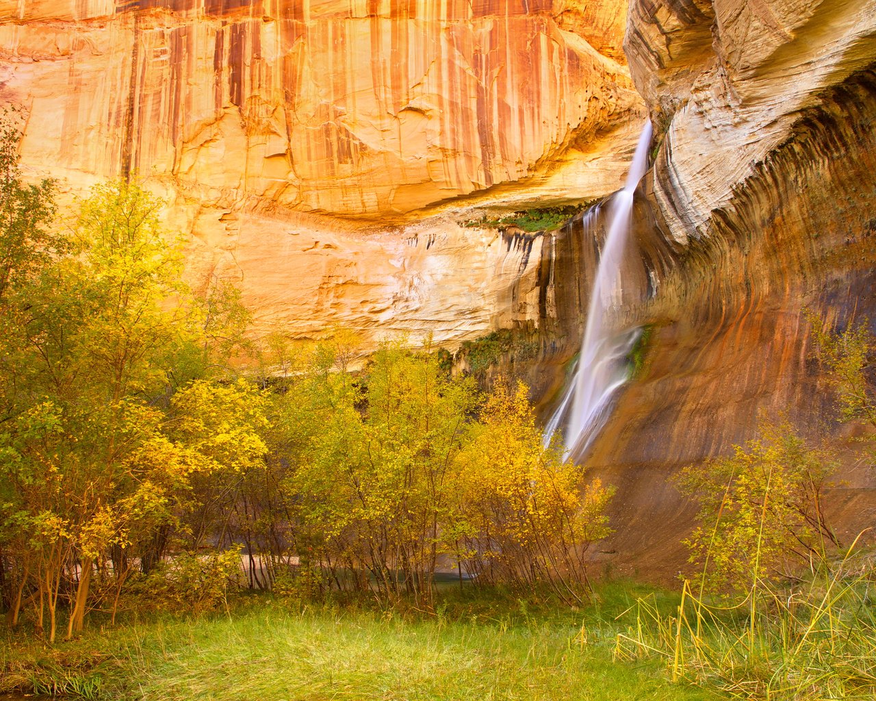 Обои горы, скала, водопад, осень, сша, юта, lower falls, calf creek, grand staircase-escalante national monument, великая лестница-эскаланте национальный памятник, mountains, rock, waterfall, autumn, usa, utah разрешение 2048x1365 Загрузить