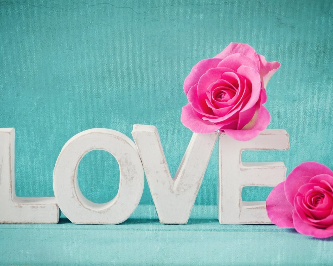 Обои цветы, буквы, любовь, влюбленная, flowers, letters, love разрешение 1920x1200 Загрузить