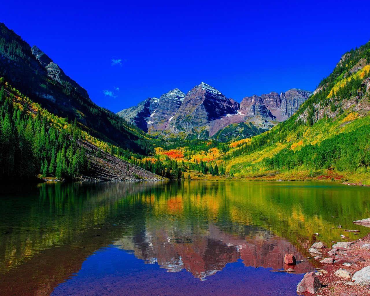 Обои деревья, горы, пейзаж, осень, марун-беллс, colorado.озеро, trees, mountains, landscape, autumn, maroon bells, colorado.lake разрешение 2880x1920 Загрузить